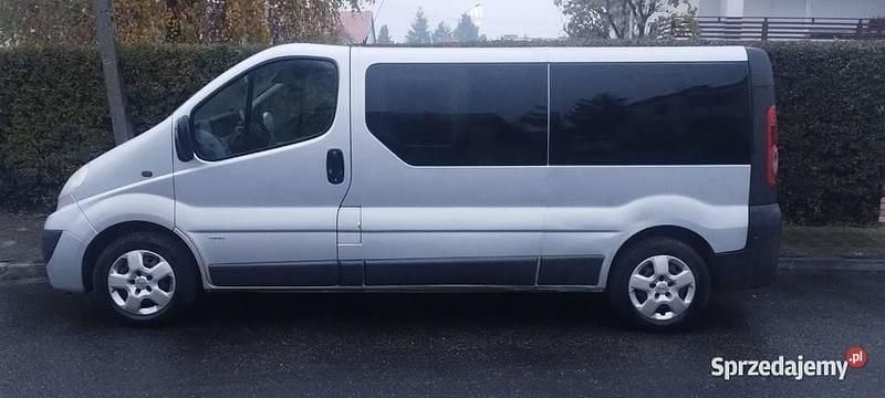 Używany Opel Vivaro 2007 Srebrny Minivan
