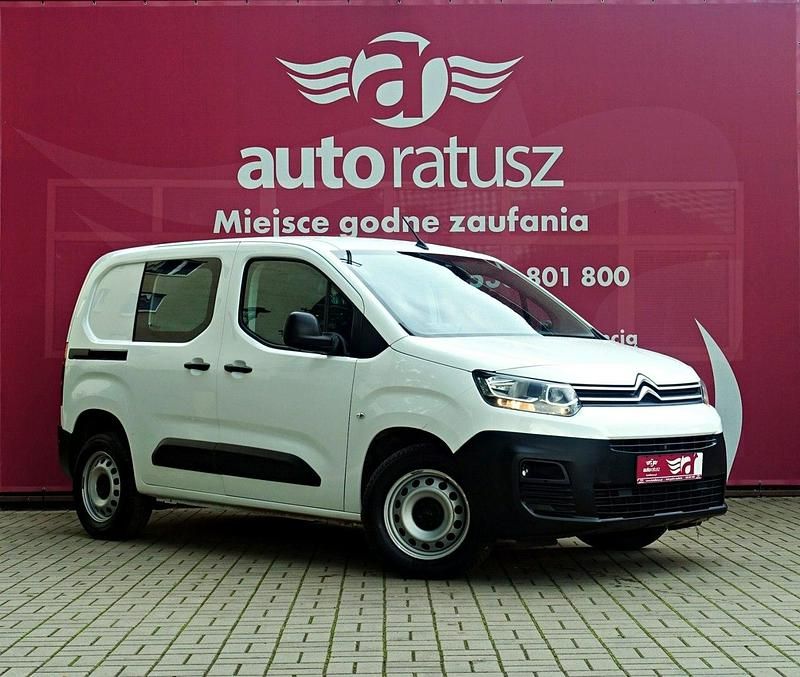 Biały Używany 2022 Citroën Berlingo Minivan | 38 618 zł - Obraz 1/4