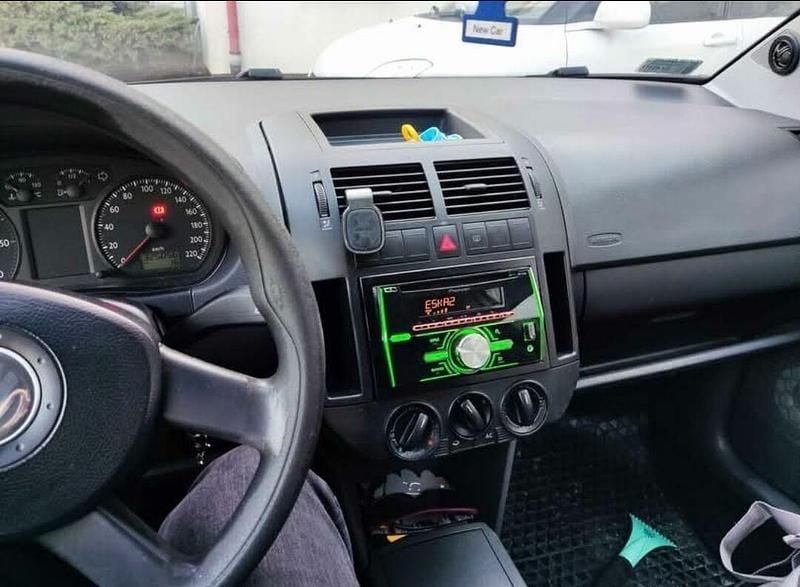 Srebrny Używany 2006 VW Polo Hatchback | 6300 zł (Uczciwa cena) - Obraz 1/2