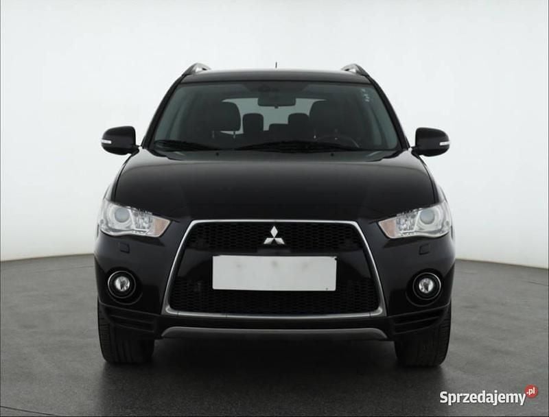 Czarny Używany 2011 Mitsubishi Outlander SUV | 31 999 zł (Uczciwa cena) - Obraz 1/4