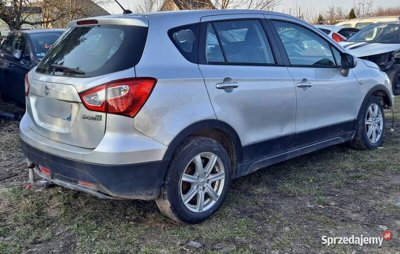 Używany Suzuki SX4 S-Cross 120 KM (88 kW) 2014 Srebrny SUV