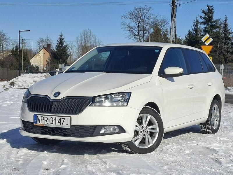 Używany Skoda Fabia 95 KM (69 kW) 2021 Biały (metalik) Sedan/Limuzyna