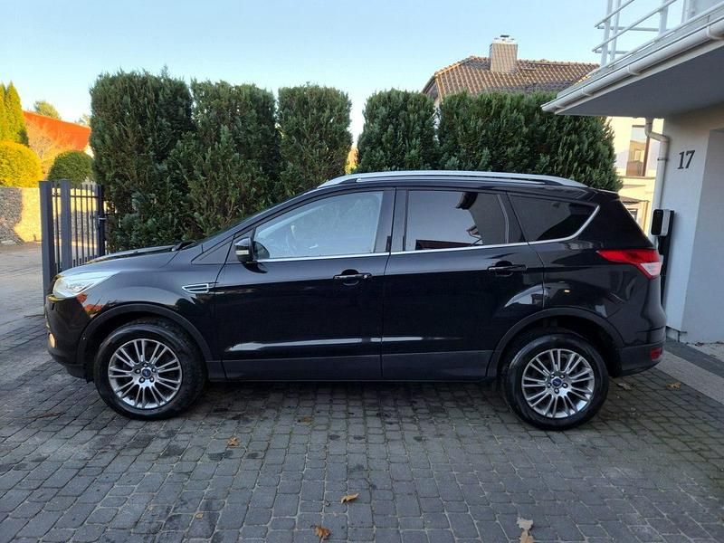 Używany Ford Kuga 140 KM (102 kW) 2014 Czarny (metalik) SUV