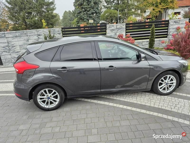 Szary Używany 2017 Ford Focus Hatchback | 32 900 zł (Uczciwa cena) - Obraz 1/4