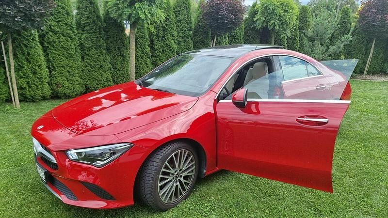 Używany Mercedes CLA200 163 KM (119 kW) 2019 Czerwony Sedan/Limuzyna