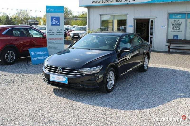 Szary Używany 2021 VW Passat Sedan/Limuzyna | 68 900 zł (Dobra cena) - Obraz 1/4