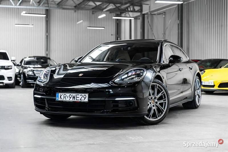 Czarny Używany 2017 Porsche Panamera 4S Sport Turismo Sedan/Limuzyna | 296 500 zł - Obraz 1/4
