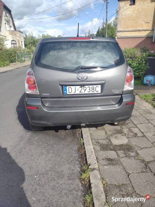 Używany 2006 Toyota Corolla Verso Minivan | 15 000 zł (Uczciwa cena) - Obraz 1/4