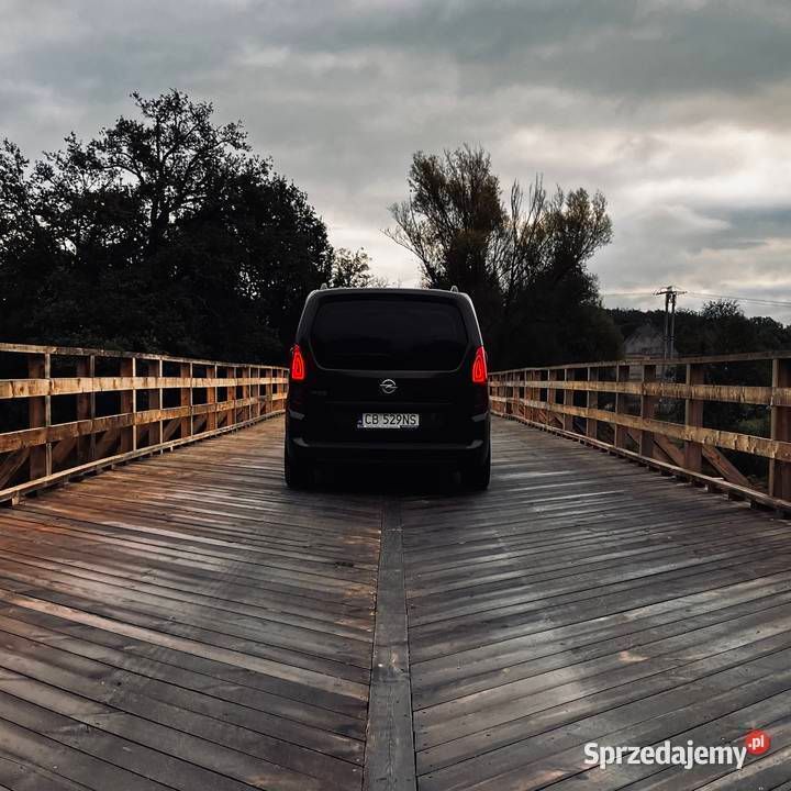 Brązowy Używany 2020 Opel Combo Minivan | 38 999 zł (Super Cena) - Obraz 1/4