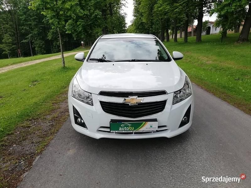 Biały Używany 2013 Chevrolet Cruze Sedan/Limuzyna | 19 900 zł (Uczciwa cena) - Obraz 1/4