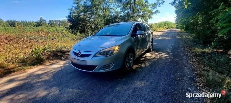 Używany 2011 Opel Astra Kombi | 15 500 zł (Uczciwa cena) - Obraz 1/4