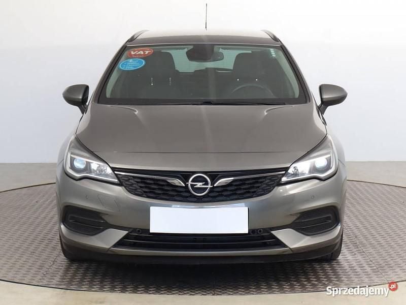 Szary Używany 2020 Opel Astra Kombi | 44 999 zł (Uczciwa cena) - Obraz 1/4