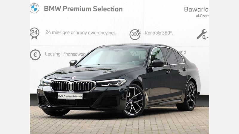 Czarny szafir metalizowany Używany 2022 BMW 520 Sedan/Limuzyna | 179 900 zł - Obraz 1/3