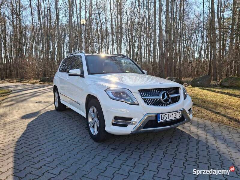 Używany 2015 Mercedes GLK250 SUV | 90 000 zł - Obraz 1/4