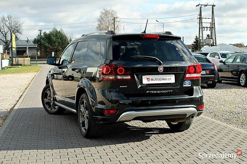 Czarny Używany 2015 Fiat Freemont Black Code SUV | 46 000 zł (Uczciwa cena) - Obraz 1/4