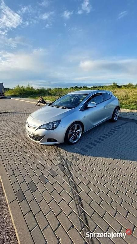 Używany Opel Astra GTC 2011 Srebrny Hatchback