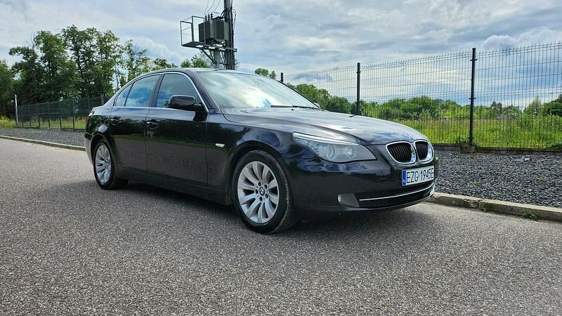 Używany BMW 520 163 KM (119 kW) 2008 Czarny (metalik, perła) Sedan/Limuzyna