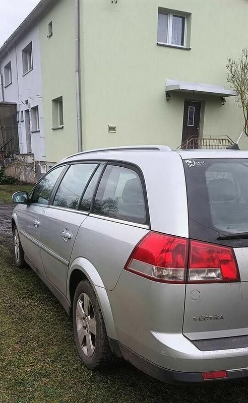 Używany Opel Vectra 2005 Srebrny Kombi