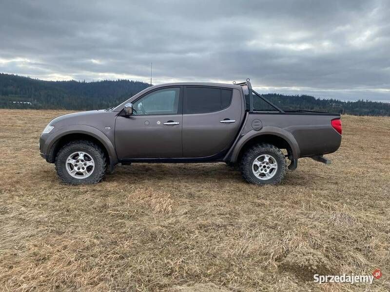 Używany 2010 Mitsubishi L200 Pickup | 43 000 zł - Obraz 1/4