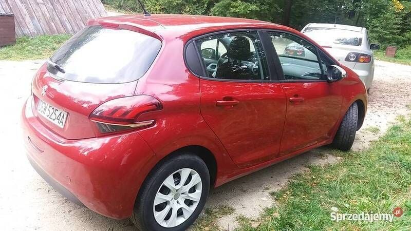 Używany Peugeot 208 2017 Czerwony Hatchback