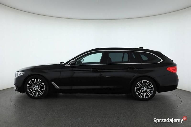 Używany BMW 518 2018 Czarny Kombi