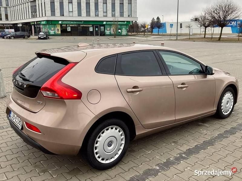 Używany 2016 Volvo V40 Kinetic Kombi | 37 500 zł (Uczciwa cena) - Obraz 1/4