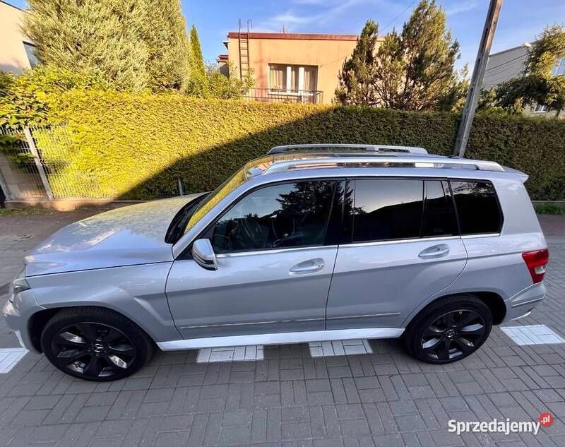 Srebrny Używany 2010 Mercedes GLK350 SUV | 43 000 zł - Obraz 1/4