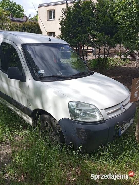 Czerwony Używany 2004 Citroën Berlingo Minivan | 5600 zł (Uczciwa cena) - Obraz 1/4