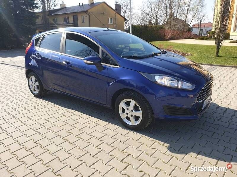 Używany Ford Fiesta 2014 Granatowy Hatchback