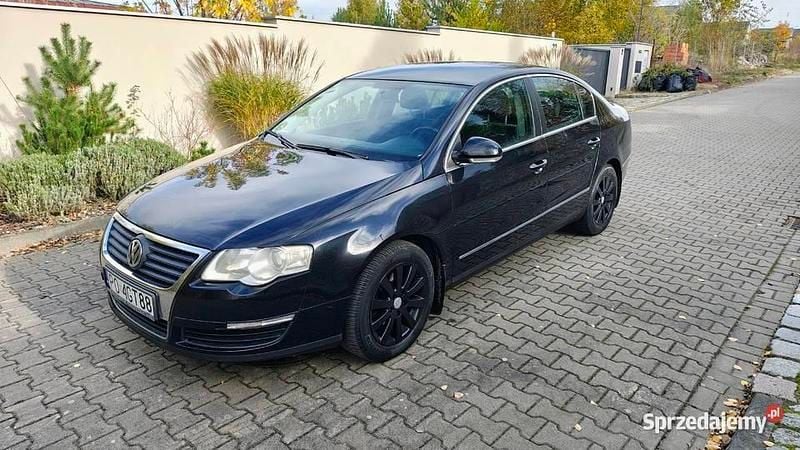 Czarny Używany 2007 VW Passat Sedan/Limuzyna | 9990 zł (Uczciwa cena) - Obraz 1/4