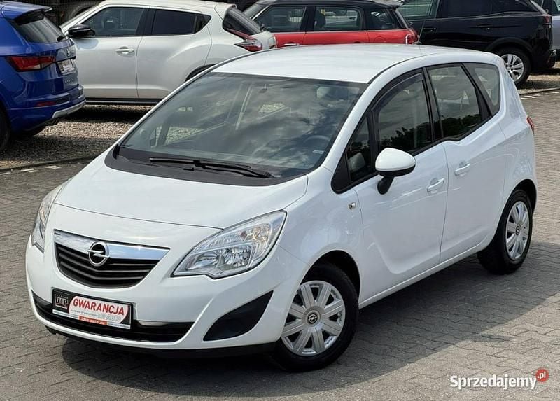 Biały Używany 2013 Opel Meriva Minivan | 21 900 zł (Uczciwa cena) - Obraz 1/4