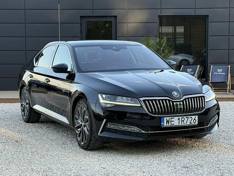 Czarny (metalik) Używany 2020 Skoda Superb Sedan/Limuzyna | 85 800 zł (Uczciwa cena) - Obraz 1/3