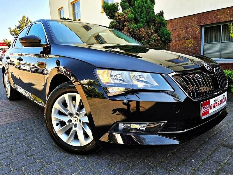 Czarny (metalik) Używany 2016 Skoda Superb Sedan/Limuzyna | 59 999 zł (Uczciwa cena) - Obraz 1/4