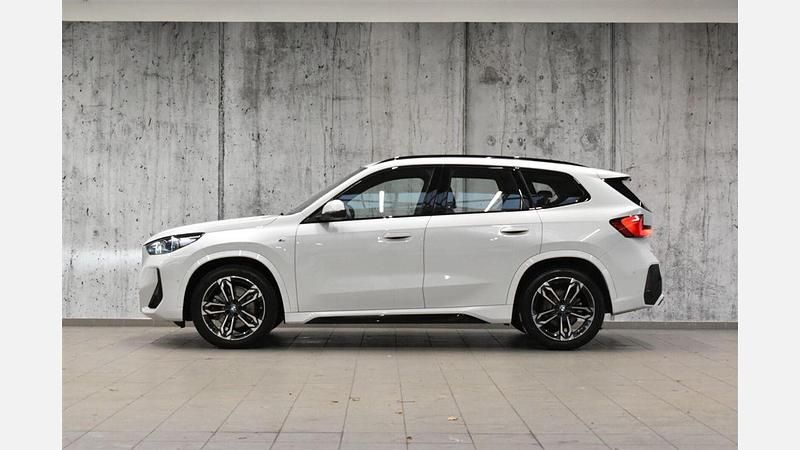 Używany BMW X1 Comfort Edition 204 KM (150 kW) 2025 Biel mineralna metalizowany SUV