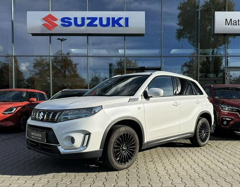 Biały (metalik) Używany 2021 Suzuki Vitara SUV | 72 900 zł (Uczciwa cena) - Obraz 1/4