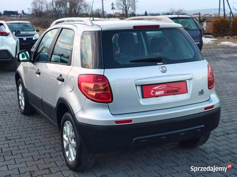 Używany Fiat Sedici 120 KM (88 kW) 2012 Srebrny SUV