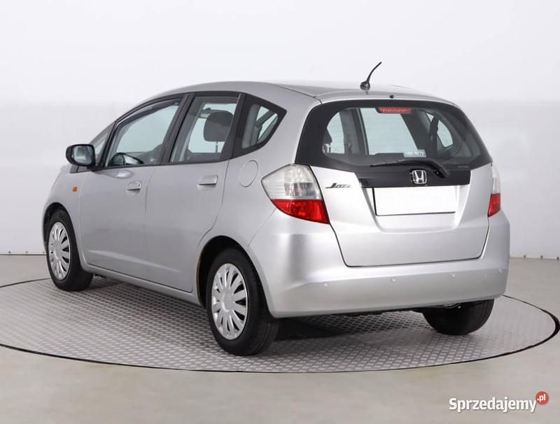 Używany Honda Jazz 90 KM (66 kW) 2009 Srebrny Hatchback