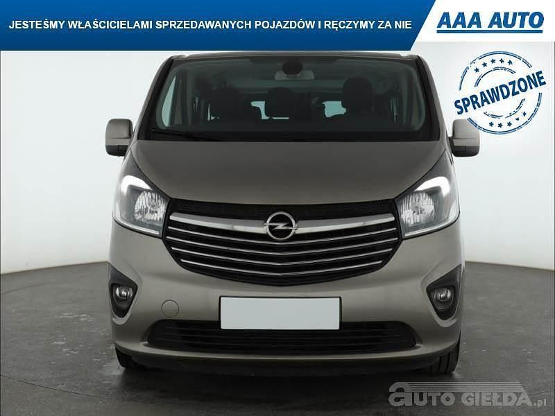 Używany Opel Vivaro 2017 Beżowy Minivan
