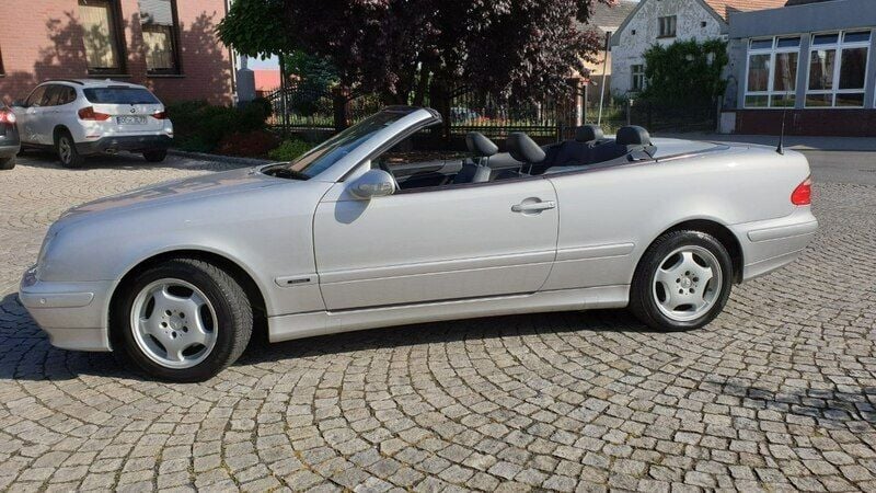 Używany Mercedes CLK230 Avantgarde 197 KM (144 kW) 2000 Srebrny Kabriolet