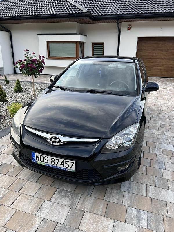 Czarny Używany 2012 Hyundai i30 Hatchback | 15 000 zł (Super Cena) - Obraz 1/4