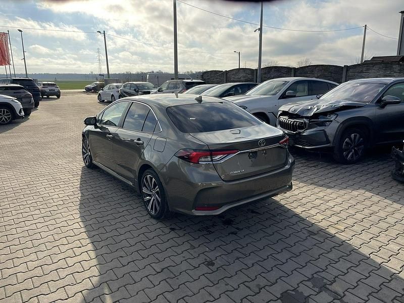 Używany Toyota Corolla 125 KM (91 kW) 2023 Zielony Sedan/Limuzyna