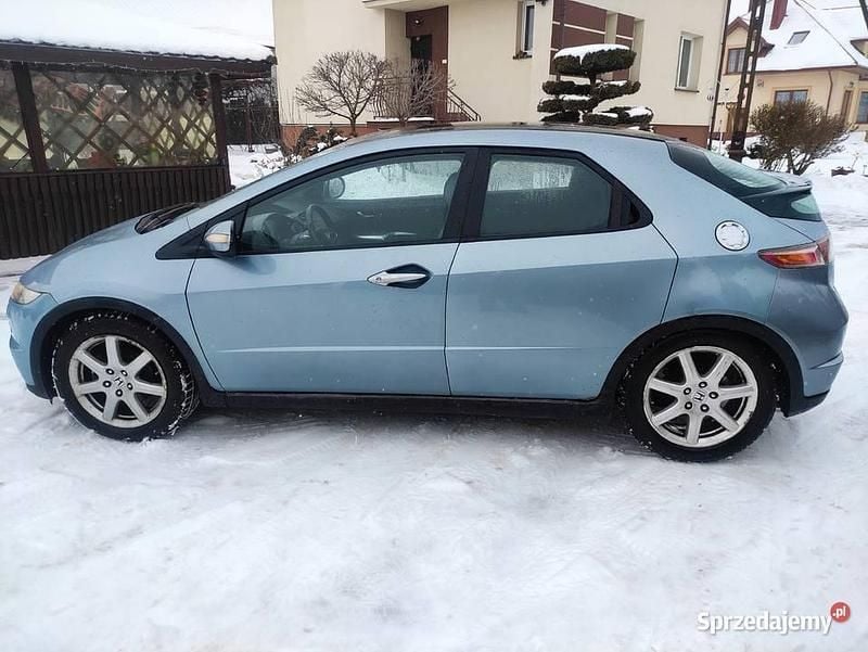 Używany Honda Civic 140 KM (102 kW) 2007 Sedan/Limuzyna