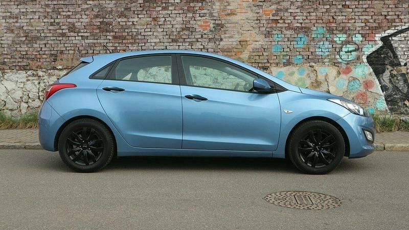 Używany Hyundai i30 99 KM (72 kW) 2012 Niebieski Hatchback