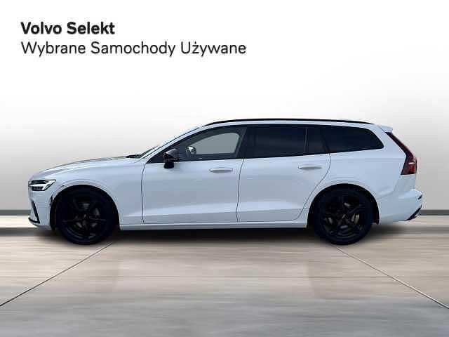 Używany Volvo V60 190 KM (139 kW) 2019 Biały Kombi