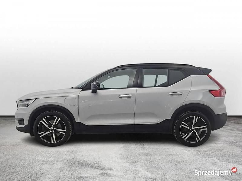 Szary Używany 2021 Volvo XC40 R-Design SUV | 149 900 zł (Uczciwa cena) - Obraz 1/4