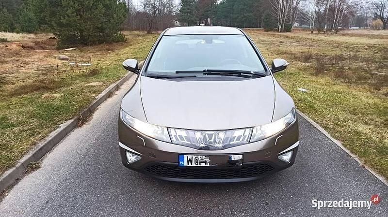 Srebrny Używany 2007 Honda Civic Sedan/Limuzyna | 19 900 zł (Uczciwa cena) - Obraz 1/4