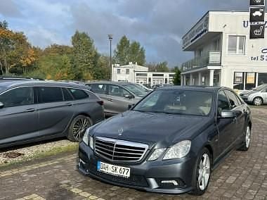 Używany Mercedes E350 292 KM (214 kW) 2010 Niebieski Sedan/Limuzyna
