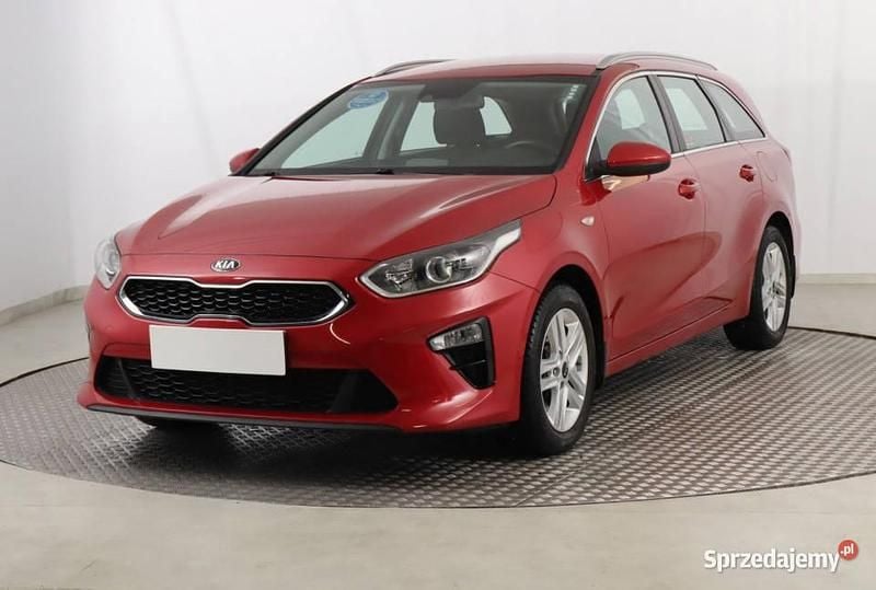 Używany Kia Ceed 140 KM (102 kW) 2019 Czerwony Hatchback