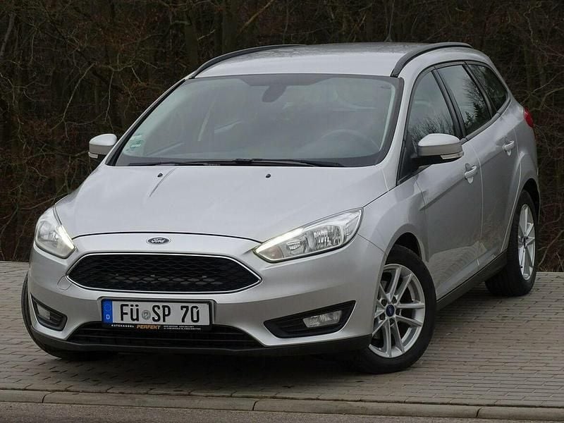 Srebrny (metalik) Używany 2014 Ford Focus Kombi | 27 500 zł (Uczciwa cena) - Obraz 1/4