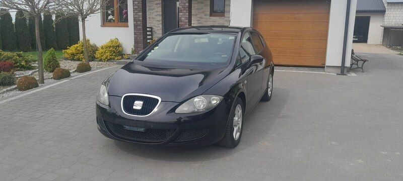 Czarny Używany 2009 Seat Leon Hatchback | 16 500 zł (Uczciwa cena) - Obraz 1/4